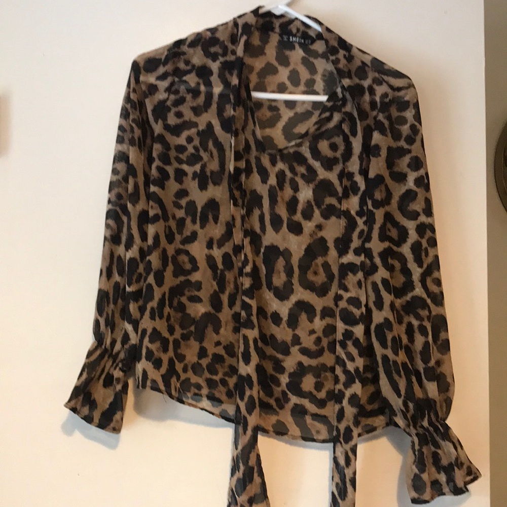 Leopard 🐆 print blouse